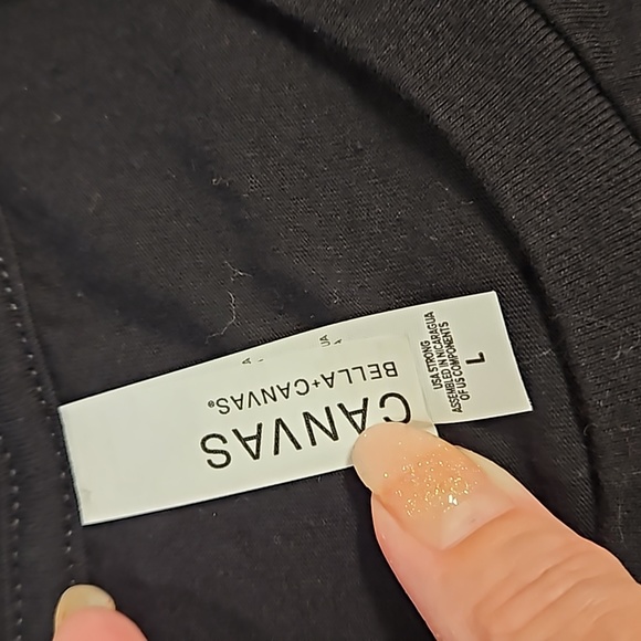 'A reader lives a 1000 lives' Bella Canvas black short sleeve graphic tee Lg EUC - Picture 3 of 6